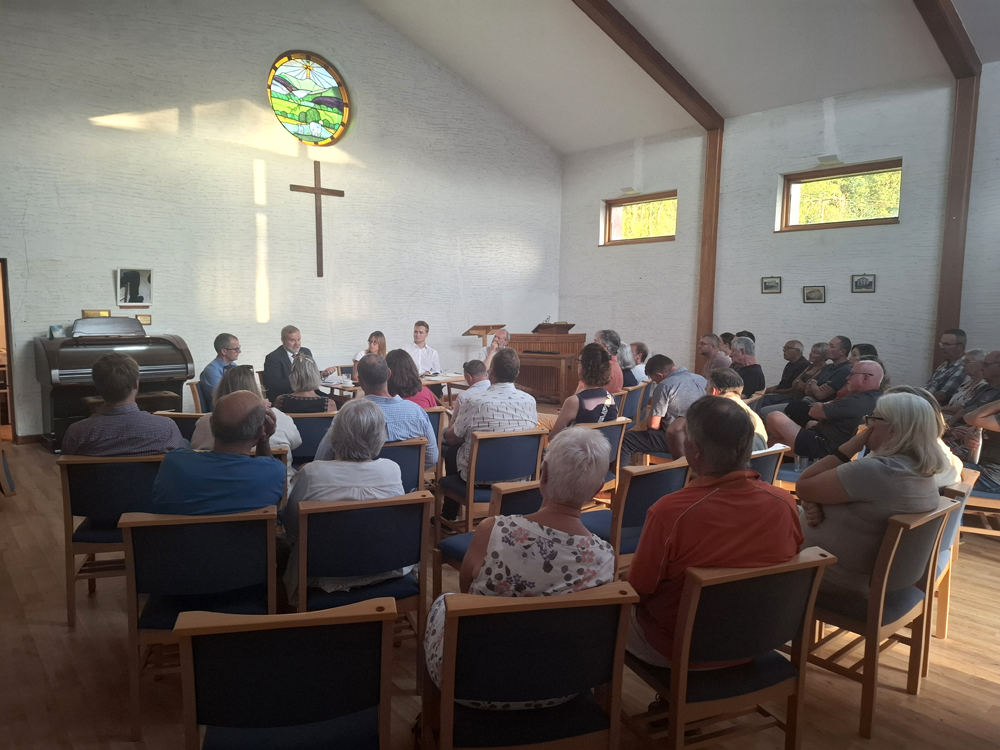 Picture of attendees to Public meeting at URC Chapel 12/08/2025